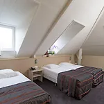 Hotel Leo Station Et Annexes 4*