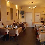 Leo Station Et Annexes Hotel Bastogne