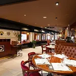 Leo Station Et Annexes Hotel 4*