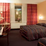 Hotel Leo Station Et Annexes