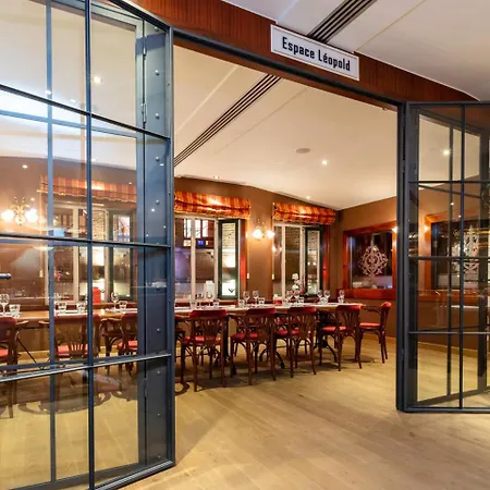 Leo Station, Et Annexes Hotel