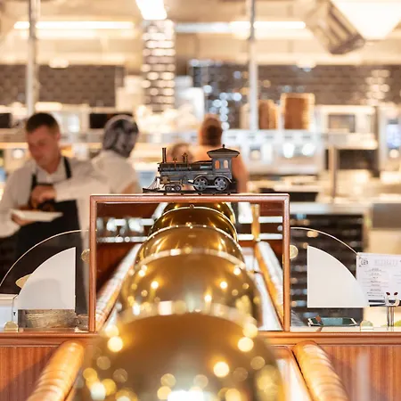 Hotel Leo Station, Et Annexes