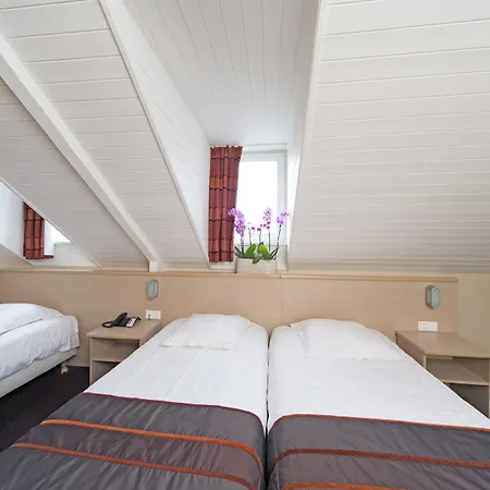 Szálloda Leo Station, Et Annexes 4*