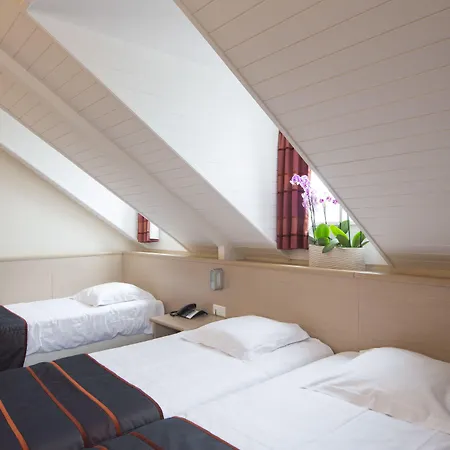 Leo Station, Et Annexes Szálloda