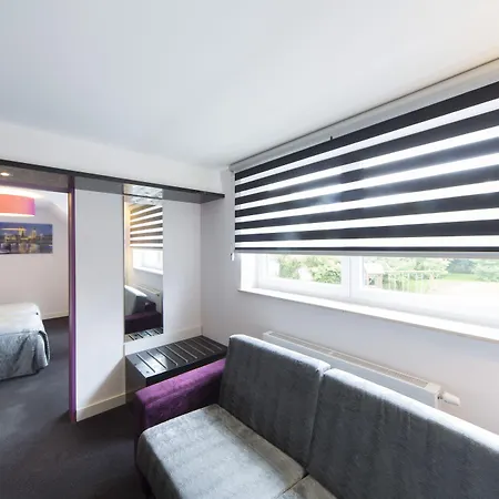 Leo Station Et Annexes 4*