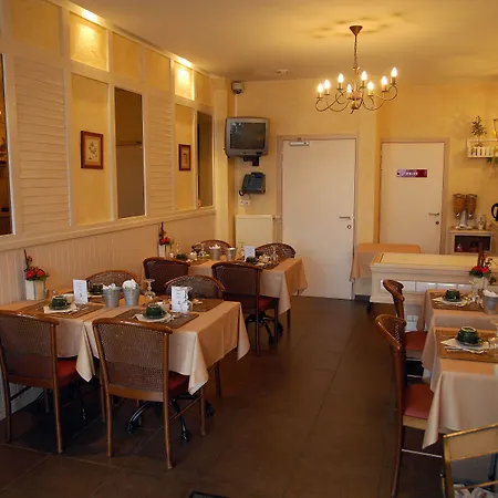 Leo Station Et Annexes Hotell Bastogne