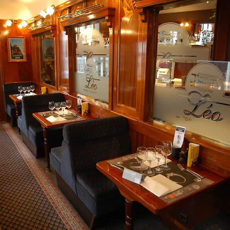 Leo Station, Et Annexes فندق