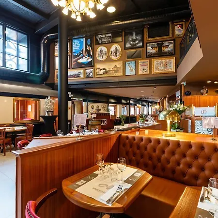 Szálloda Leo Station, Et Annexes