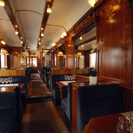 Leo Station, Et Annexes 4*