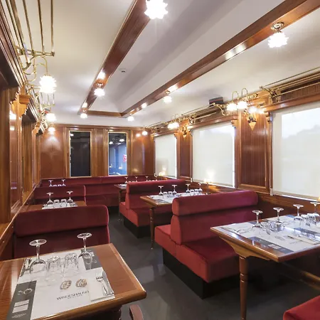 Leo Station, Et Annexes 4* باستونيا