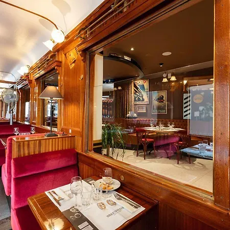 Leo Station, Et Annexes فندق باستونيا