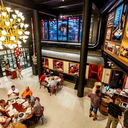 Leo Station, Et Annexes 4* Bastogne