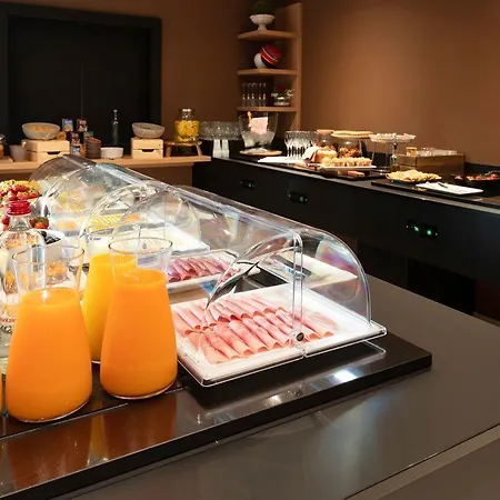 Leo Station Et Annexes Hotel Bastogne