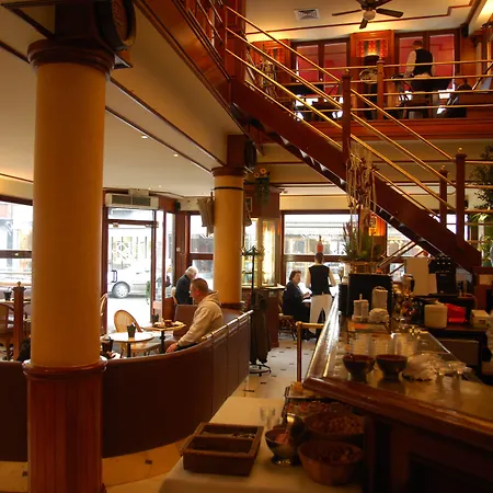 Hotel Leo Station, Et Annexes