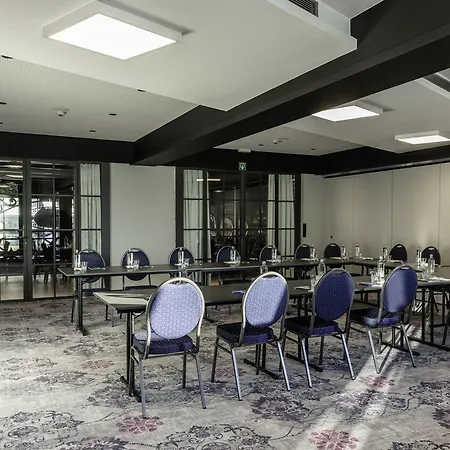 Leo Station, Et Annexes فندق