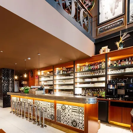 Leo Station Et Annexes Hotell Bastogne