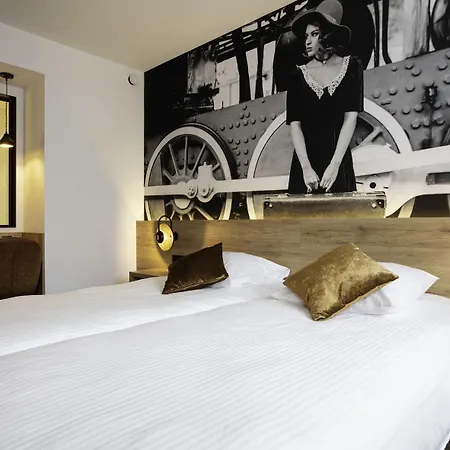 Leo Station, Et Annexes Hotel Bastogne