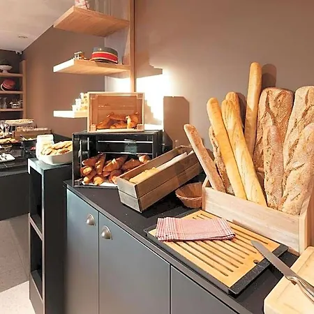 Leo Station Et Annexes 4* باستونيا