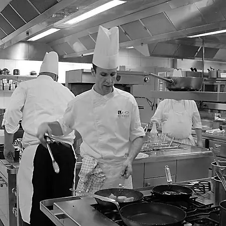 Leo Station Et Annexes 4* Bastogne