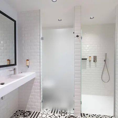 Leo Station Et Annexes Hotell