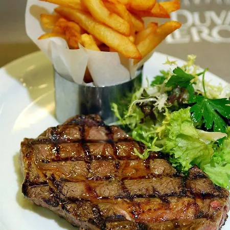 Hotel Leo Station, Et Annexes Bastogne