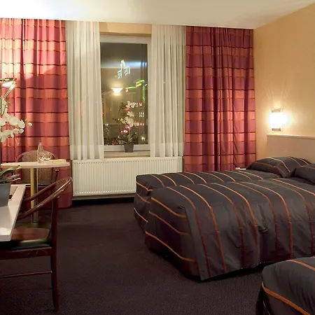 Hotel Leo Station, Et Annexes