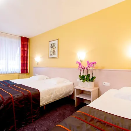 Hotell Leo Station Et Annexes Bastogne