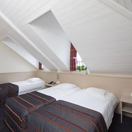 Hotel Leo Station, Et Annexes