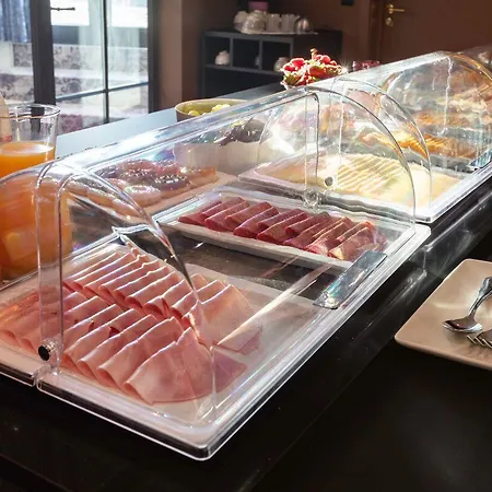 Leo Station Et Annexes Hotell Bastogne