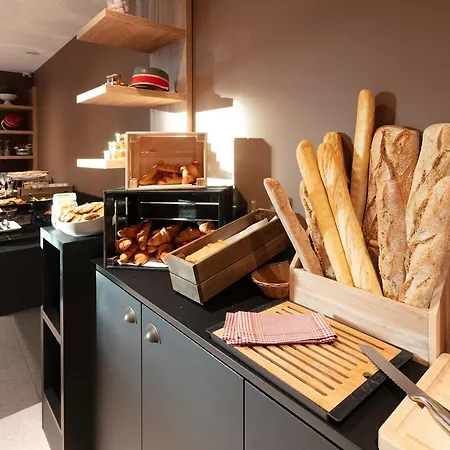 Leo Station Et Annexes Hotell Bastogne