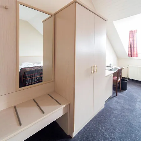 Leo Station, Et Annexes Hotel Bastogne
