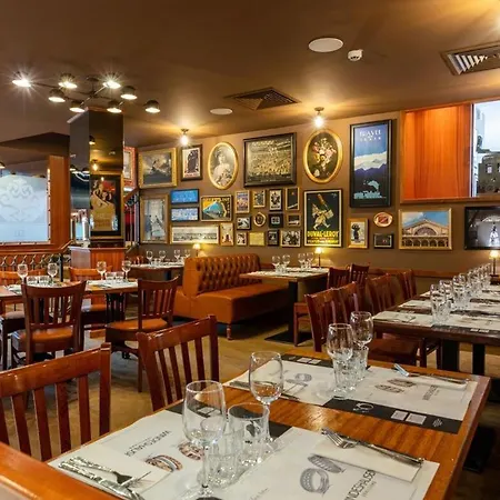 Hotel Leo Station, Et Annexes